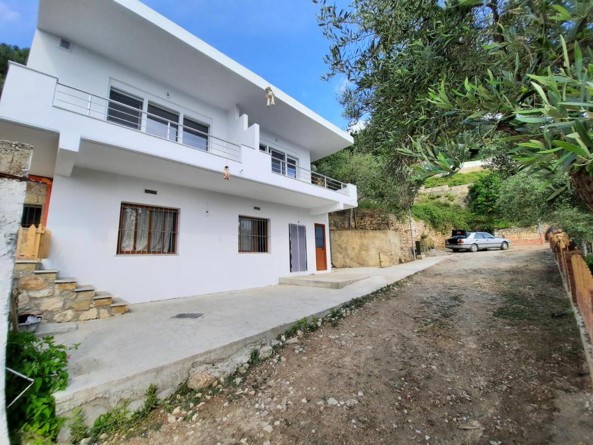 Flower Hill Vlorë Buitenkant foto