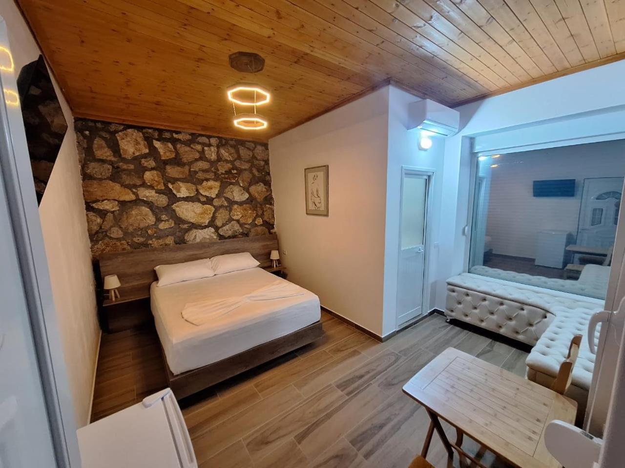 Flower Hill Vlorë Buitenkant foto