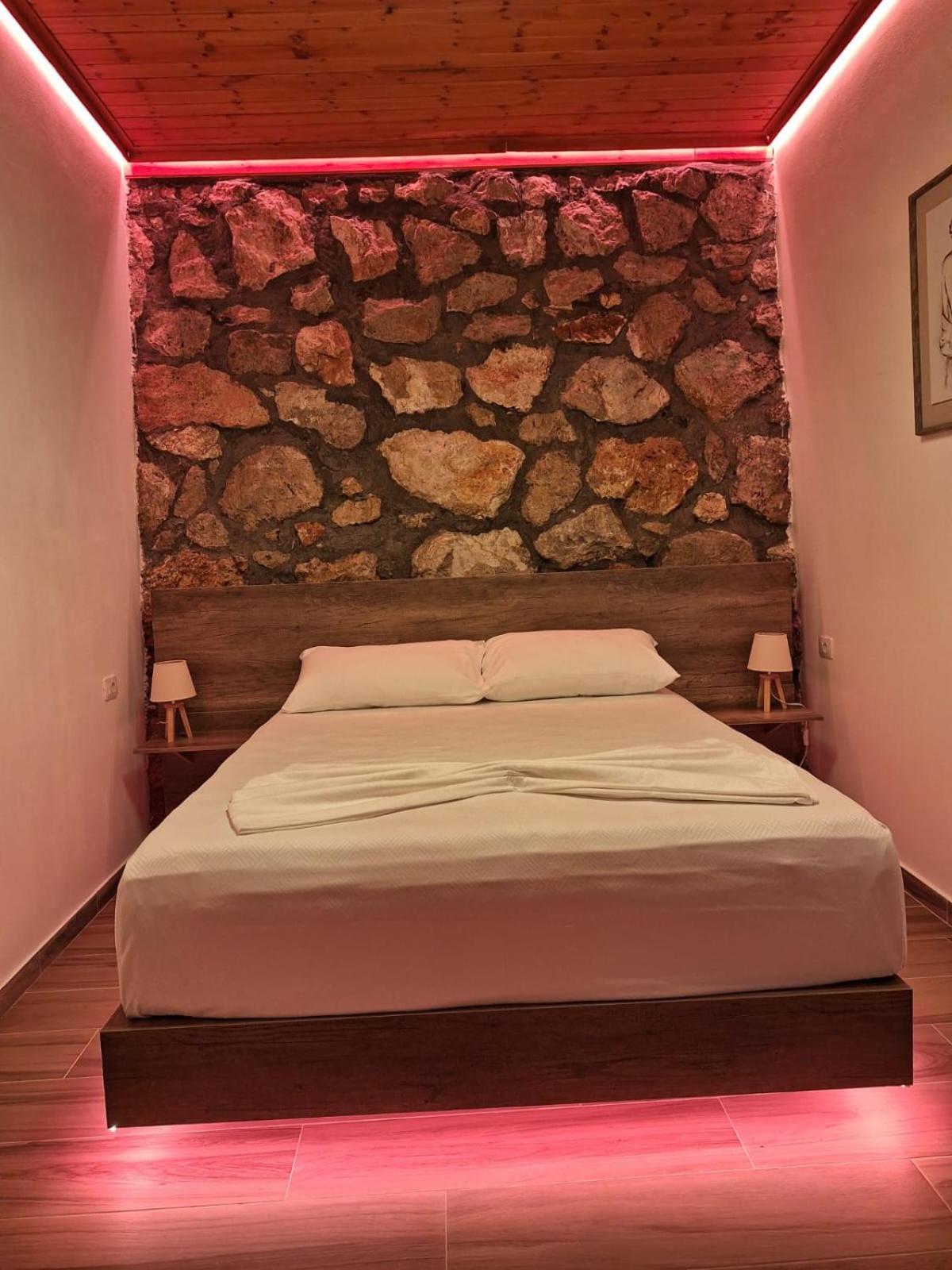 Flower Hill Vlorë Buitenkant foto